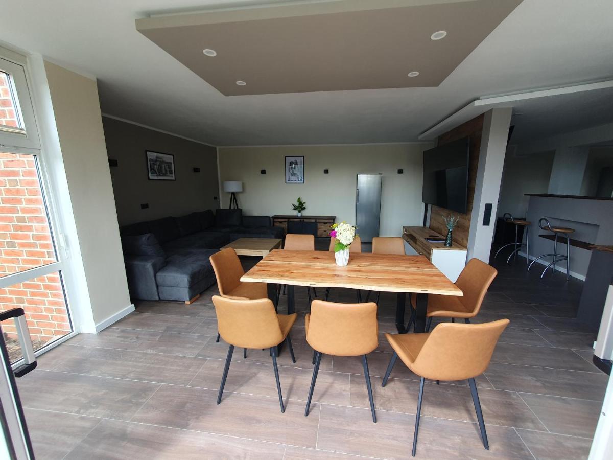 Neumuehler Hof Ferienwohnung "Stefan" Bietet 4 Schlafzimmer Und 4 Baeder , Eine Grosse Badewanne Und Grosser Terrasse Zum Garten, Kostenfreie Parkmoeglichkeiten Schwerin (Mecklenburg-Vorpommern) Exterior foto